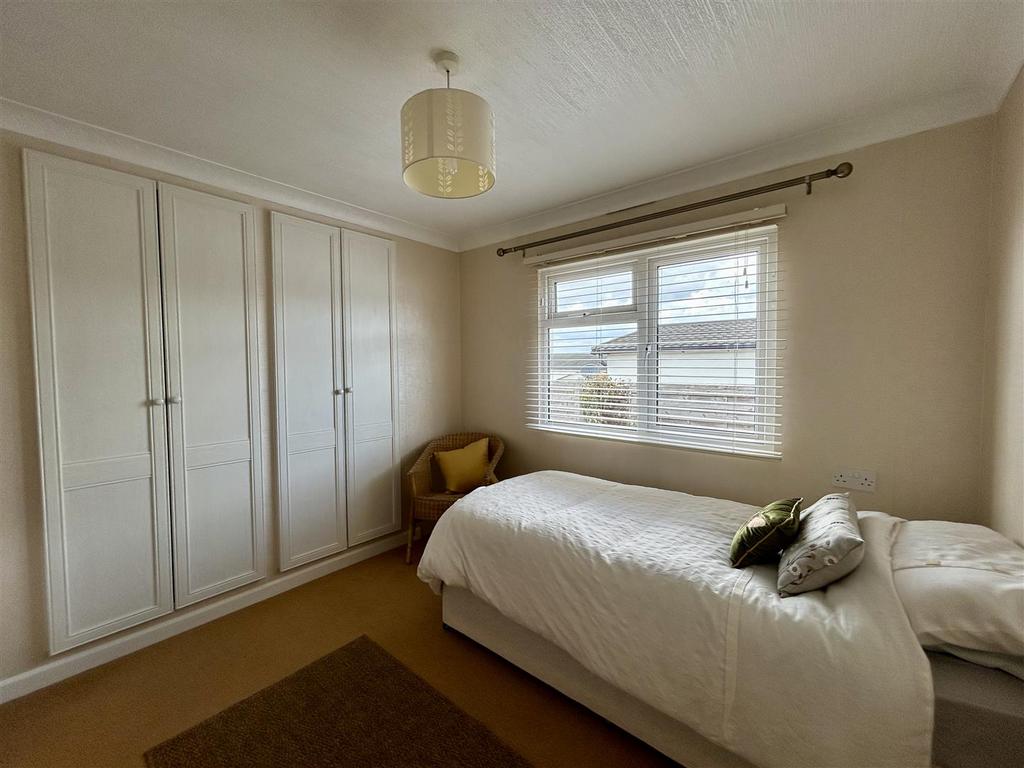 24 THE OAKS BEDROOM 1 A.jpg
