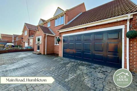 5 bedroom detached house for sale, Main Road, Humbleton, Hull