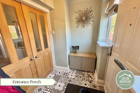 5 bedroom detached house for sale, Main Road, Humbleton, Hull