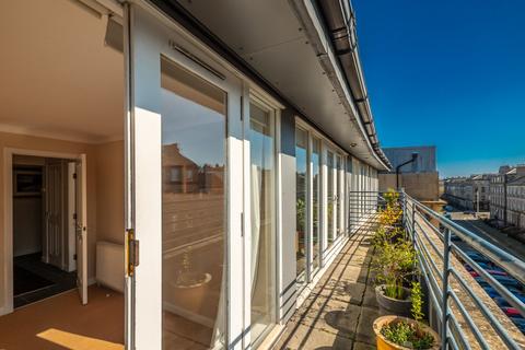 27/12 Fettes Row, EH3 6RL