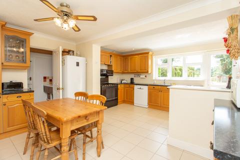 4 bedroom detached house for sale, Shooters Hill, Eythorne, Dover, CT15