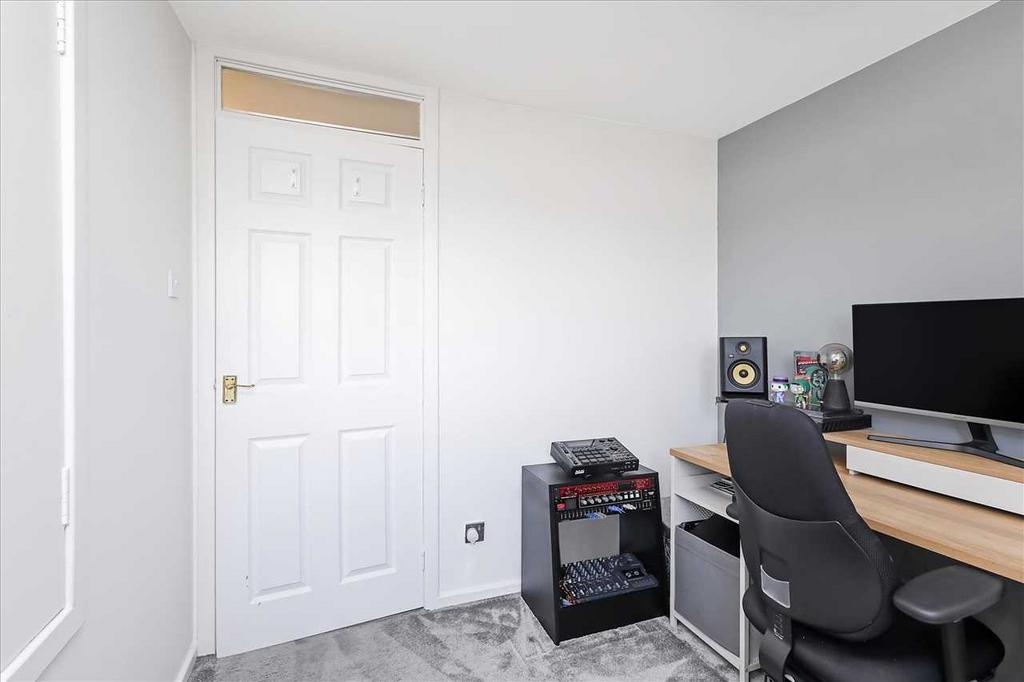 Bedroom Three (2)