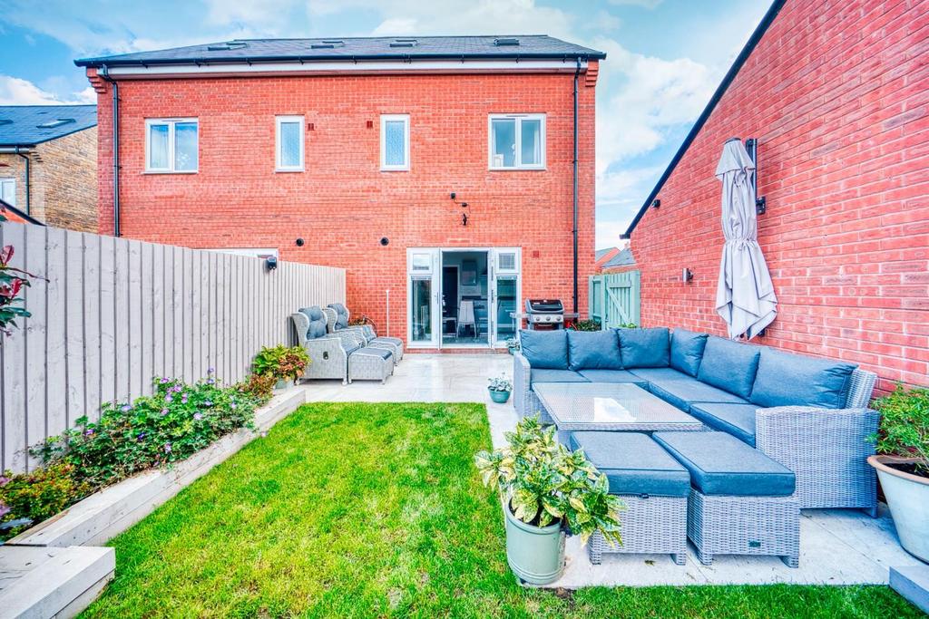 67 Moorhen Rd- Mark Templer - Photo CB 15.jpeg