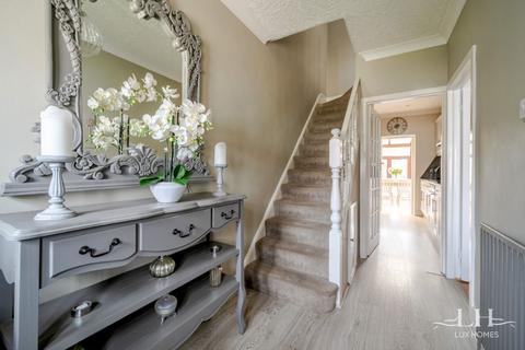 3 bedroom terraced house for sale, Grenfell Avenue, Hornchurch