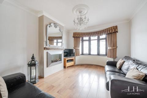 3 bedroom terraced house for sale, Grenfell Avenue, Hornchurch