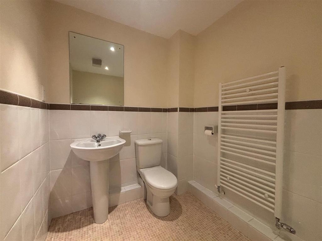 Bathroom1.jpg