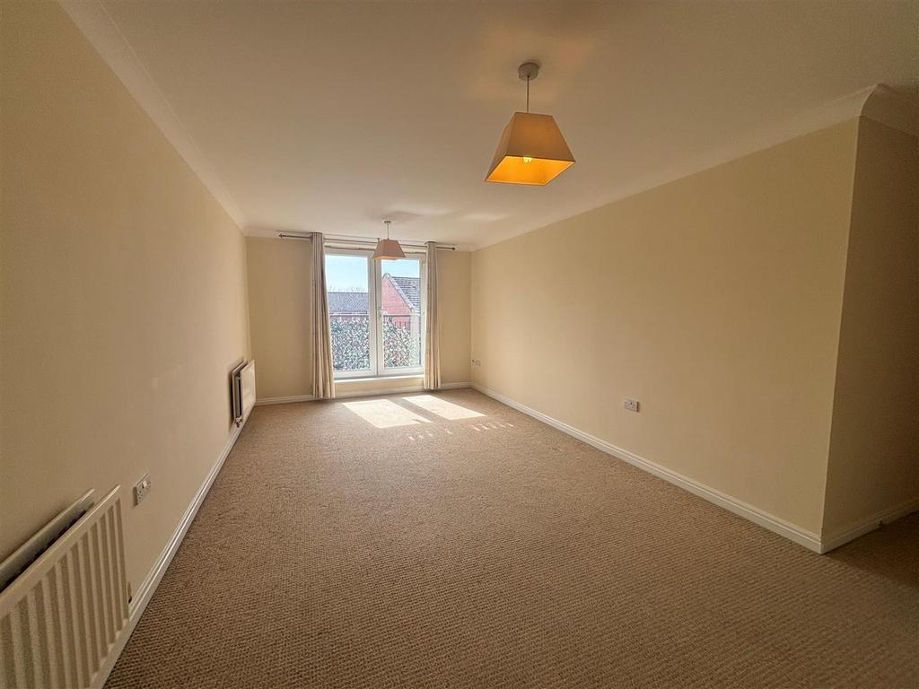 Living room 2.jpg