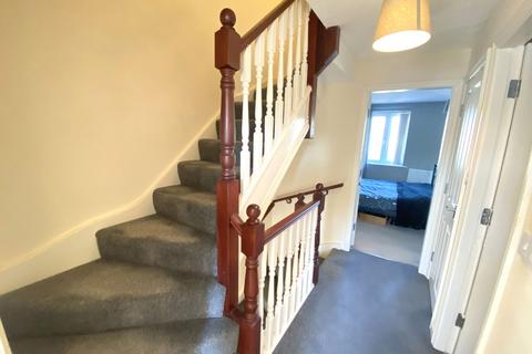 27 Cape Gardens, Shaw, Oldham, OL2 8PD