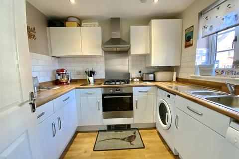 3 bedroom semi-detached house for sale, Aintree Avenue, Towcester