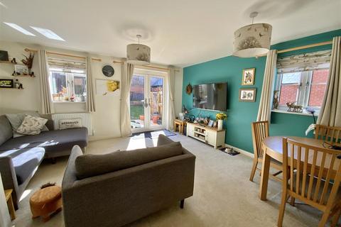 3 bedroom semi-detached house for sale, Aintree Avenue, Towcester