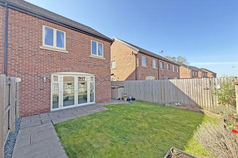 St. Thomas Close, Hanwood, Shrewsbury