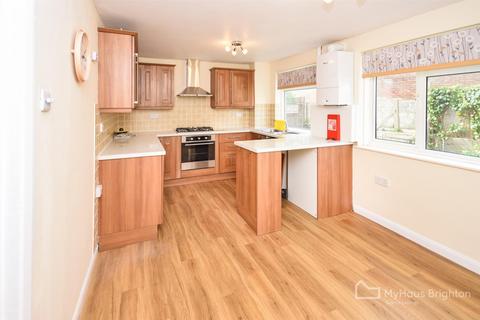 4 bedroom house to rent, Slinfold Close, Brighton