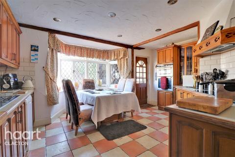 4 bedroom semi-detached house for sale, Arnold Road, Clacton-On-Sea