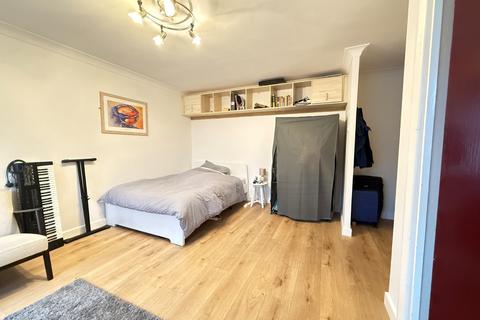 Studio for sale, The Foxgloves, Hedge End, Southampton, Hampshire, SO30