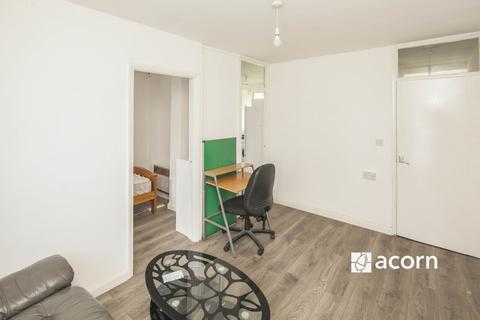 1 bedroom flat to rent, Consort Road Peckham SE15