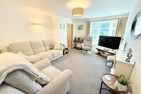 18 Snowford Close, Shirley, Solihull, B90 1DA