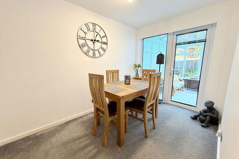 18 Snowford Close, Shirley, Solihull, B90 1DA
