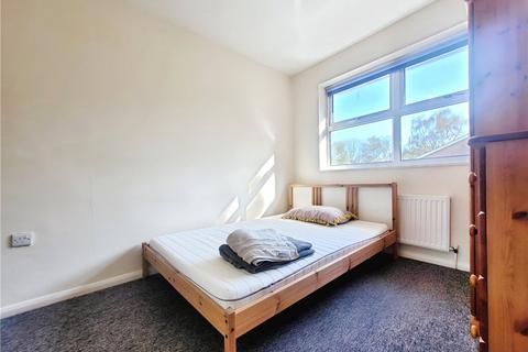 4 bedroom terraced house to rent, Beechtree Avenue, Englefield Green, Egham, Surrey, TW20