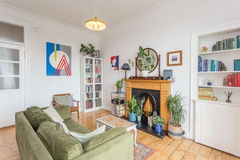 8/5 Broughton Road, Edinburgh, EH7 4EB