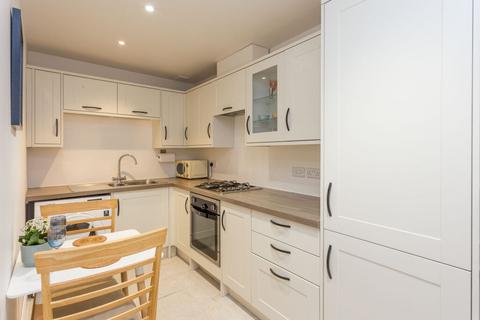 8/5 Broughton Road, Edinburgh, EH7 4EB