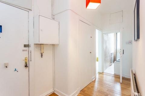 8/5 Broughton Road, Edinburgh, EH7 4EB