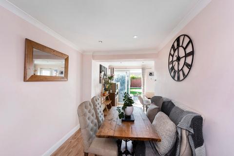 62 Mayplace Avenue, Crayford, Dartford, DA1 4PG