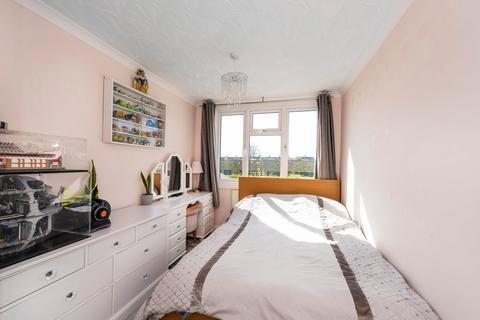 62 Mayplace Avenue, Crayford, Dartford, DA1 4PG