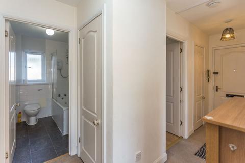 2 bedroom flat for sale, 14/7 Allanfield, Edinburgh, EH7 5YJ