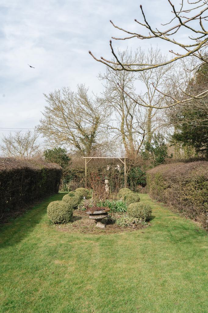 271785 - Church Farm House Halstead High Res-6.jpg