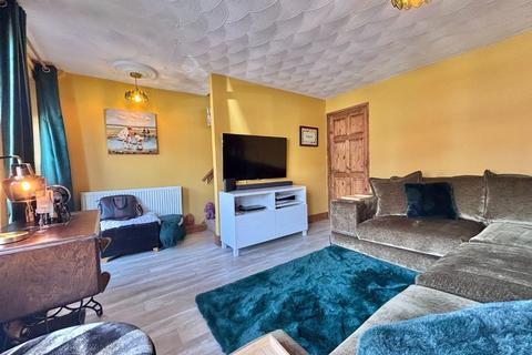 21 Doles Crescent, Royston, Barnsley, S71 4JZ