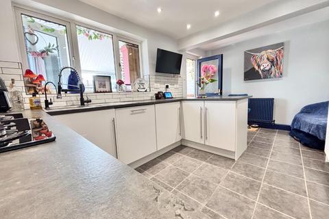 21 Doles Crescent, Royston, Barnsley, S71 4JZ