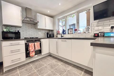 21 Doles Crescent, Royston, Barnsley, S71 4JZ