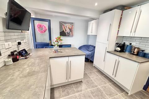 21 Doles Crescent, Royston, Barnsley, S71 4JZ