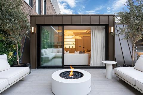 3 bedroom penthouse for sale, Three Kings Yard, Mayfair, W1K