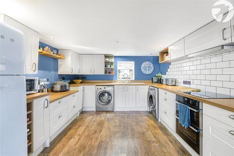 82 Station Road, Crayford, Dartford, DA1 3QG
