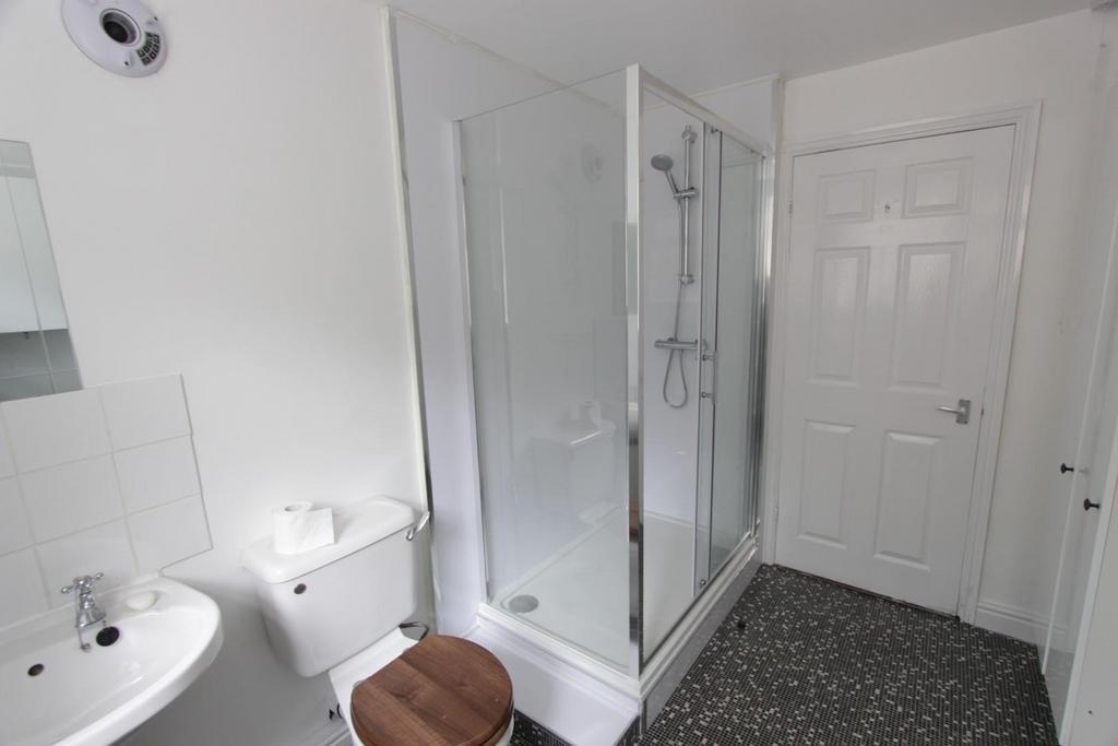 Bathroom.JPG