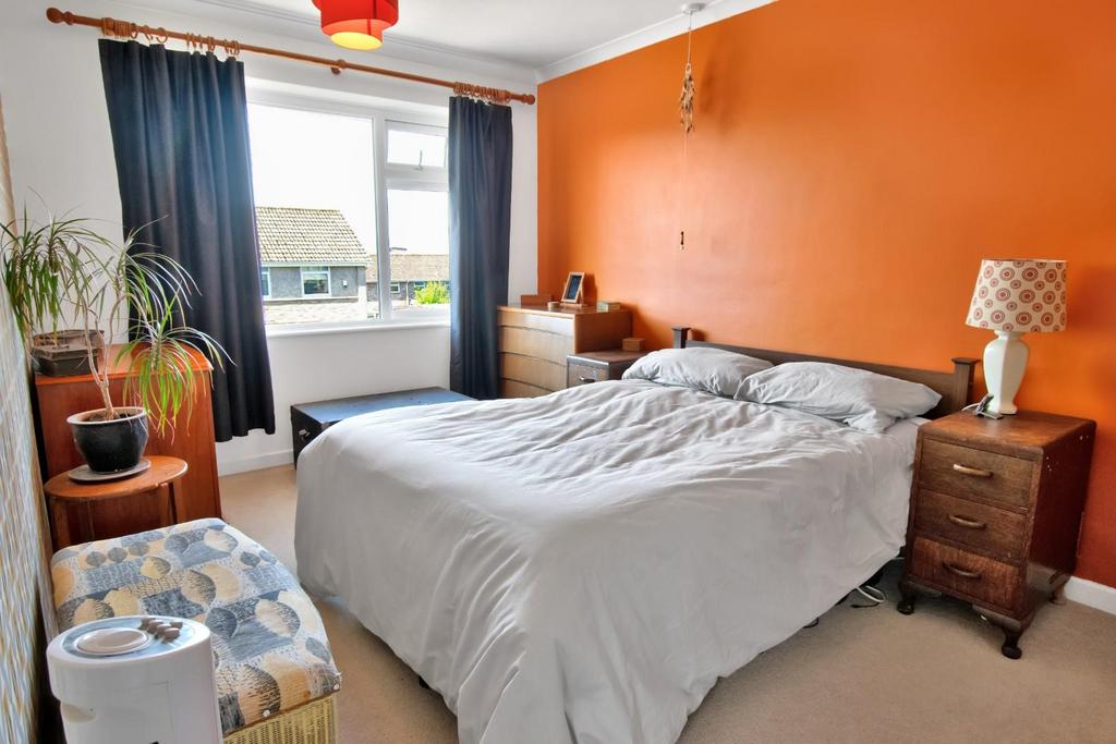7 - bed 1.jpg
