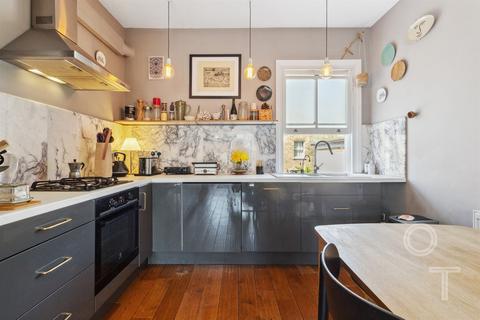 2 bedroom apartment to rent, Despard Road, N19