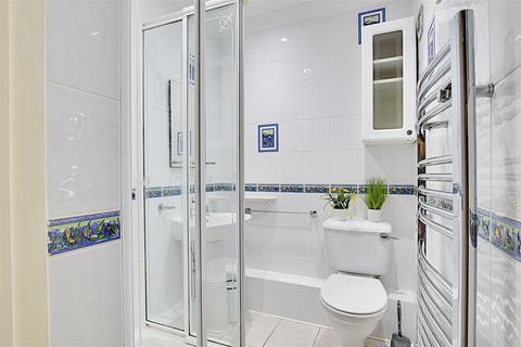 22, Tilford Court Sutton Place, Bexhill-on-sea, TN40 1PF