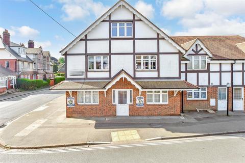 1 bedroom ground floor flat for sale, Granville Road, Totland Bay, Isle of Wight