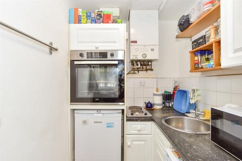 1 bedroom ground floor flat for sale, Granville Road, Totland Bay, Isle of Wight