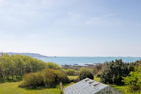 2 bedroom detached house for sale, Rue Du Braye, St. Pierre du Bois, Guernsey