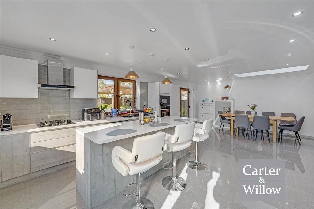 Kitchen/dining area