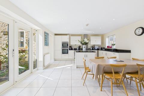 4 bedroom detached house for sale, Mansion Gardens, Potterspury, NN12
