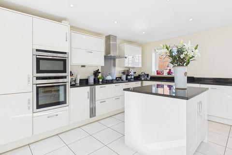 4 bedroom detached house for sale, Mansion Gardens, Potterspury, NN12