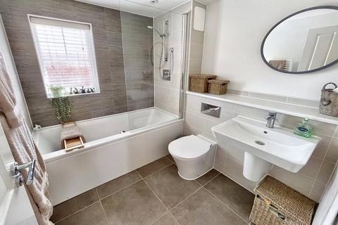 38 Ampthill Way, Faringdon, SN7 7LE