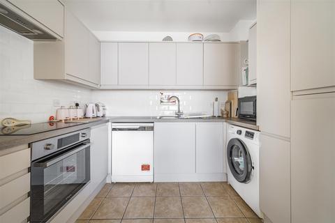 2 bedroom apartment for sale, Tarragon Road, Barming