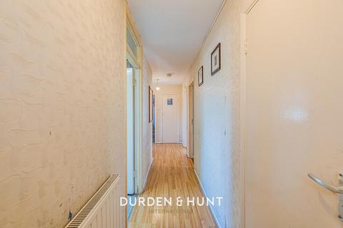 2 bedroom apartment for sale, Overton Court, Wanstead E11