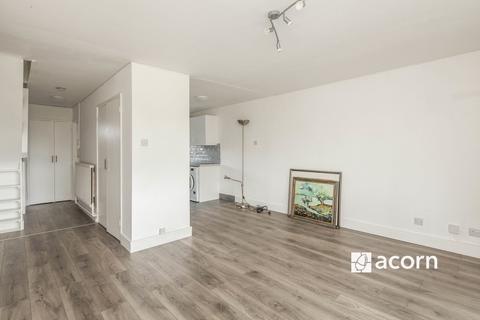 3 bedroom flat to rent, John Ruskin Street London SE5