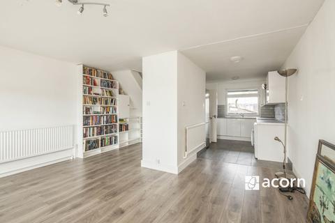 3 bedroom flat to rent, John Ruskin Street London SE5